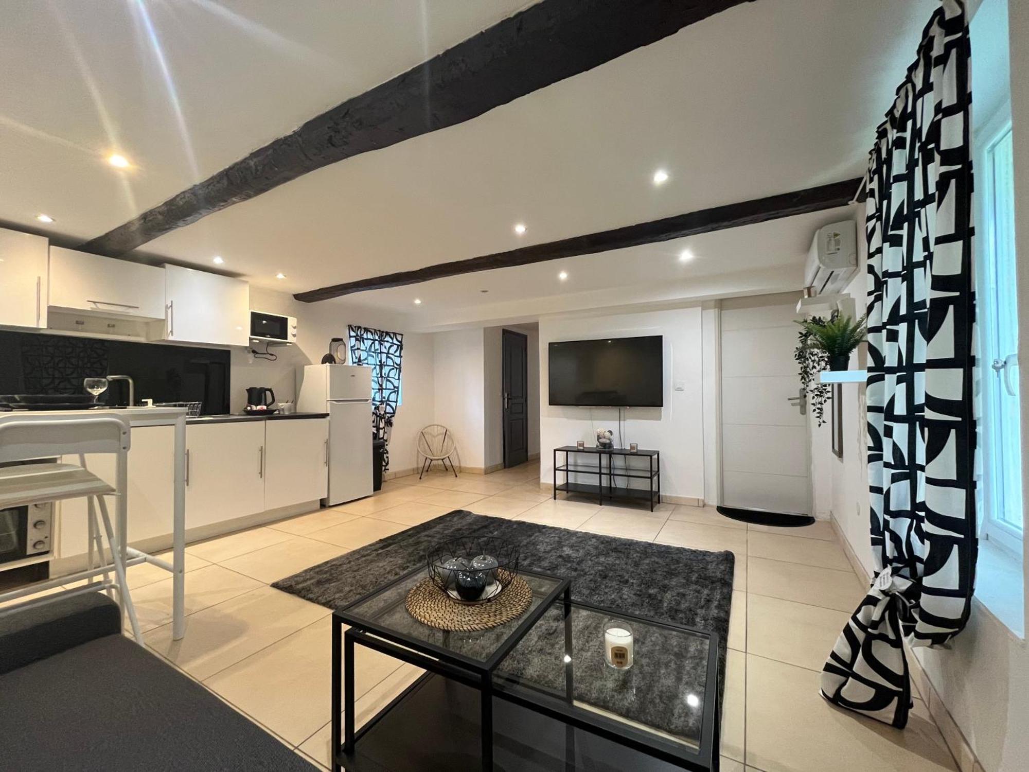 Apartment Avec Piscine Au Milieu Des Vignes