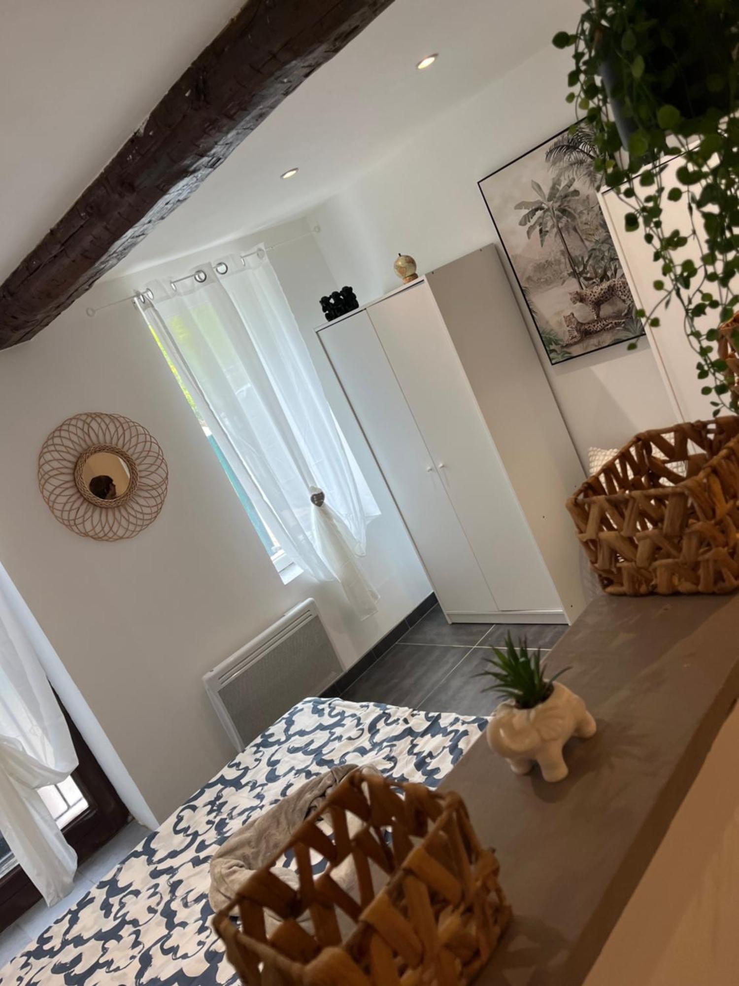 Apartment Avec Piscine Au Milieu Des Vignes