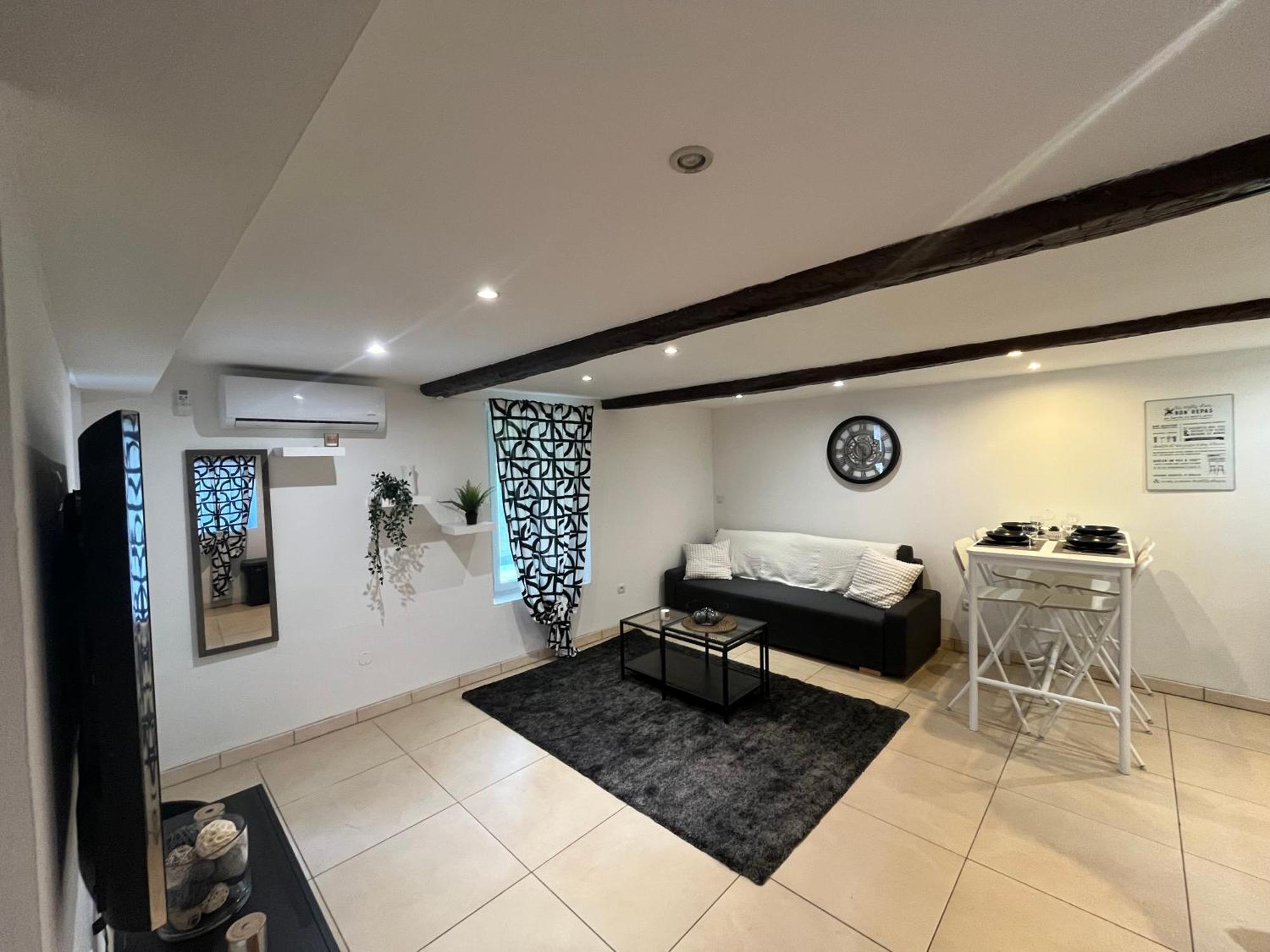 Apartment Avec Piscine Au Milieu Des Vignes *